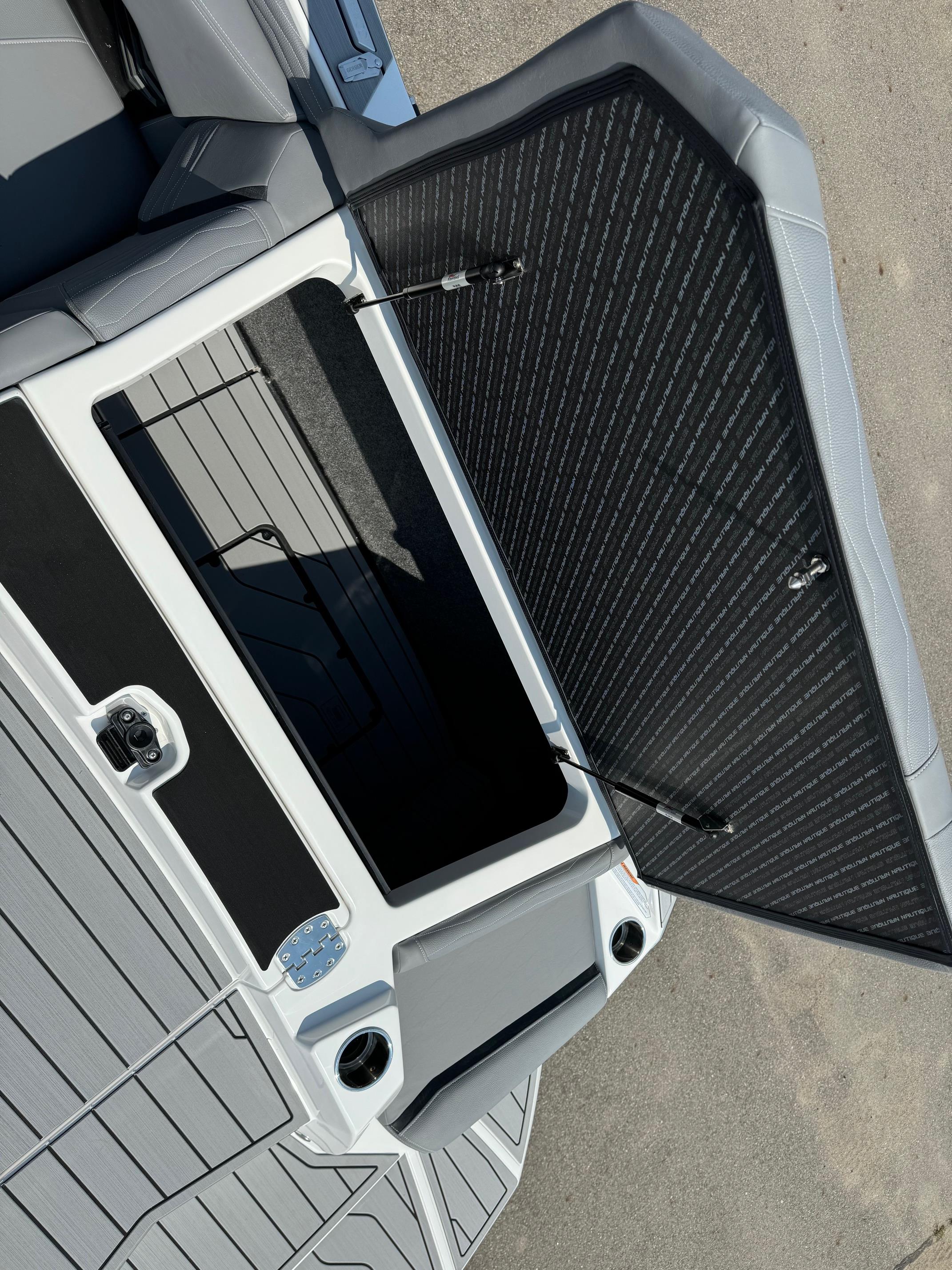 2025 Nautique G23