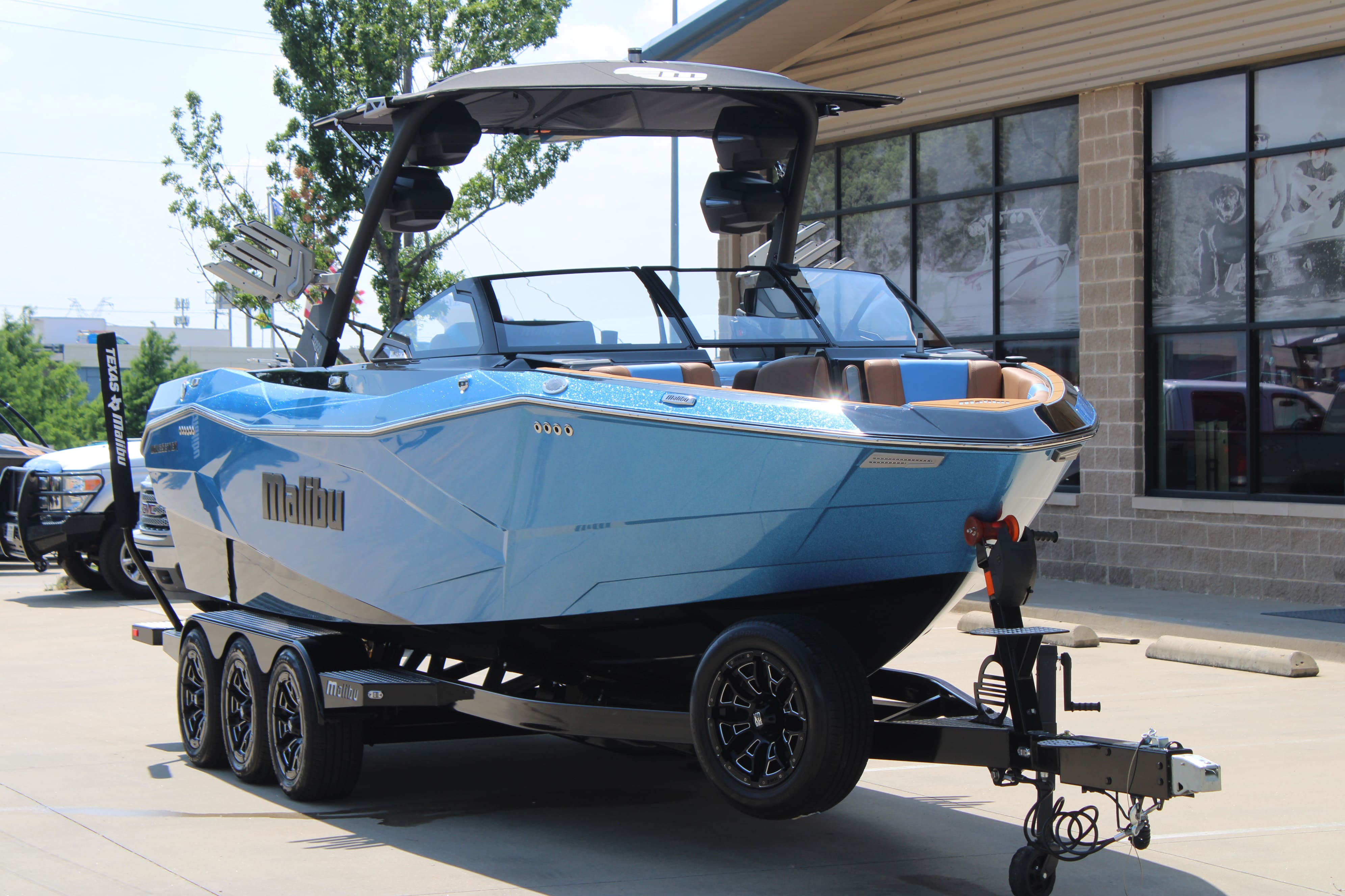 2025 Malibu 26 LSV