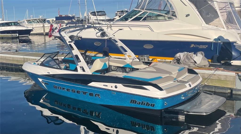 2014 Malibu 23 LSV supercharged 572hp Icon