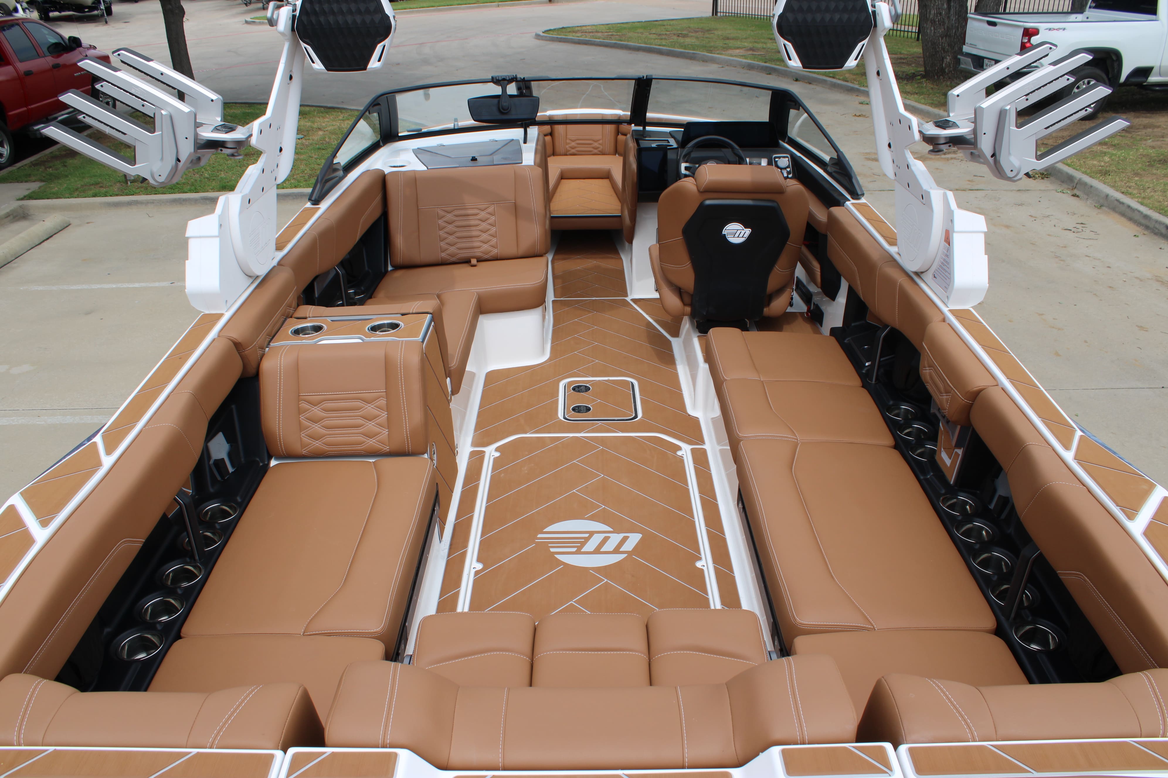 2025 Malibu 26 LSV