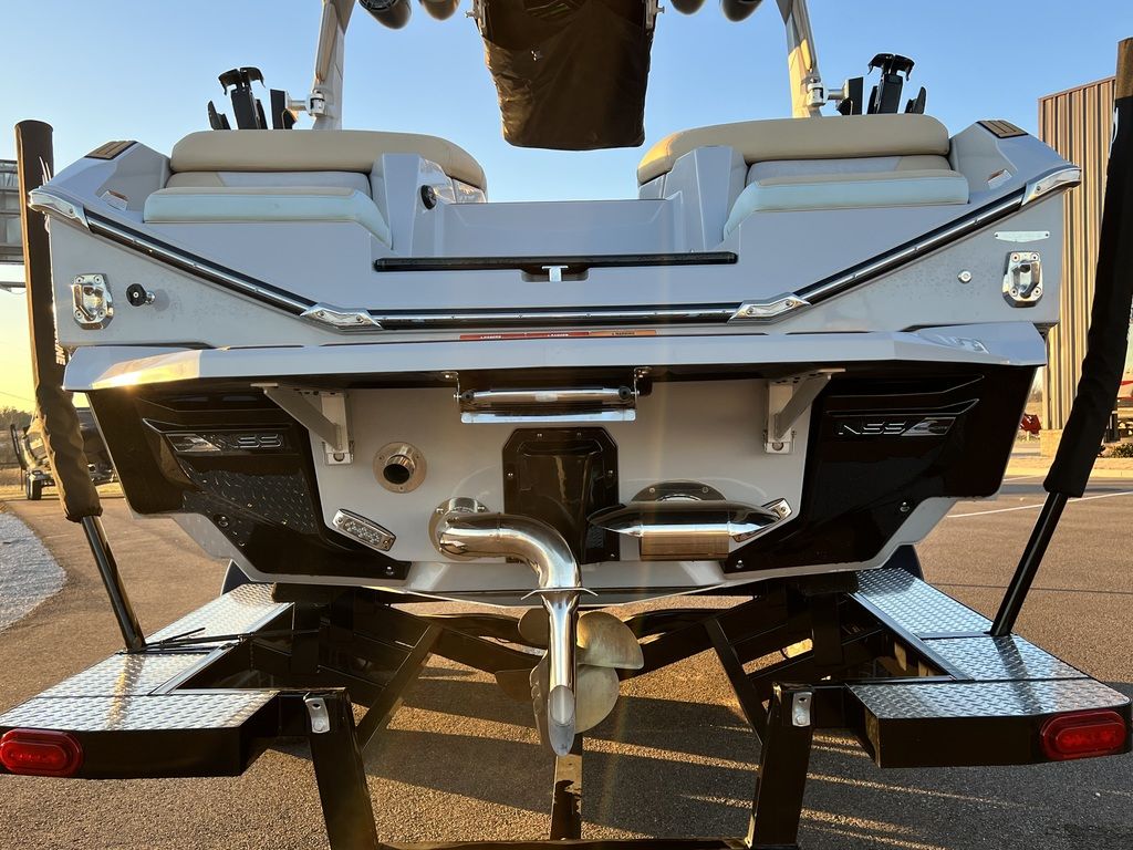 2022 Nautique G23