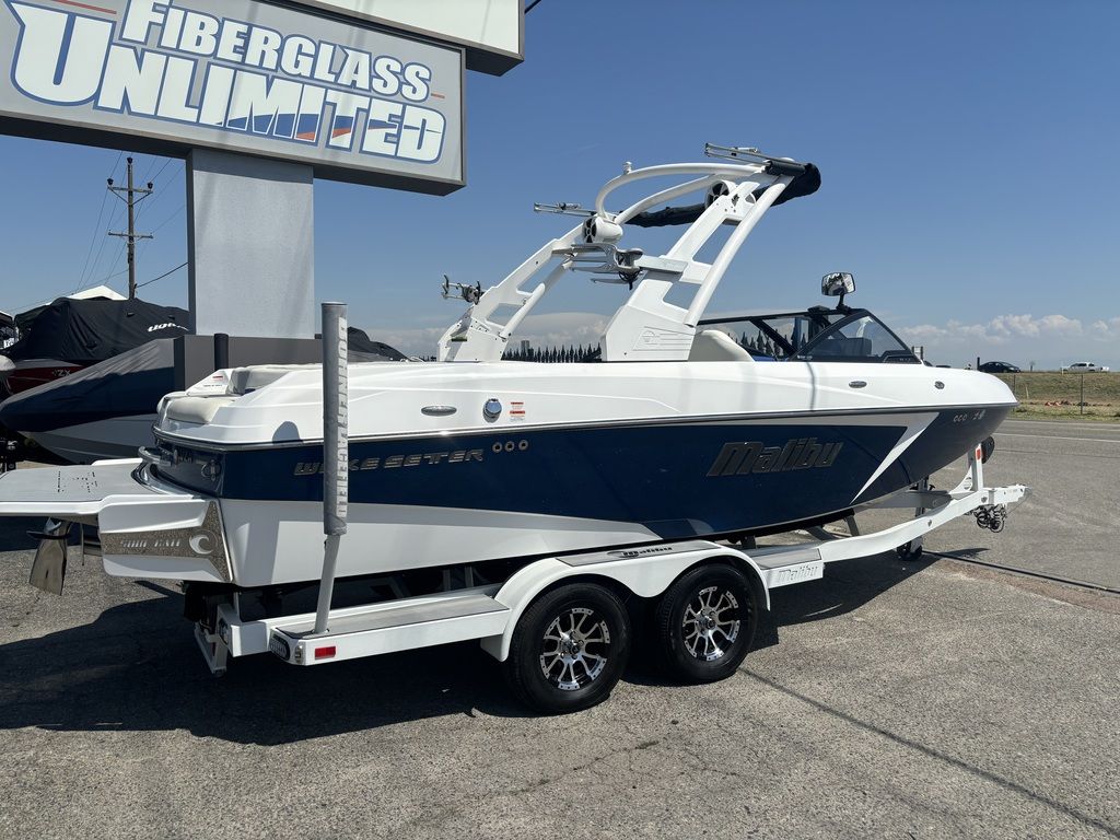 2017 malibu boats 22-VLX