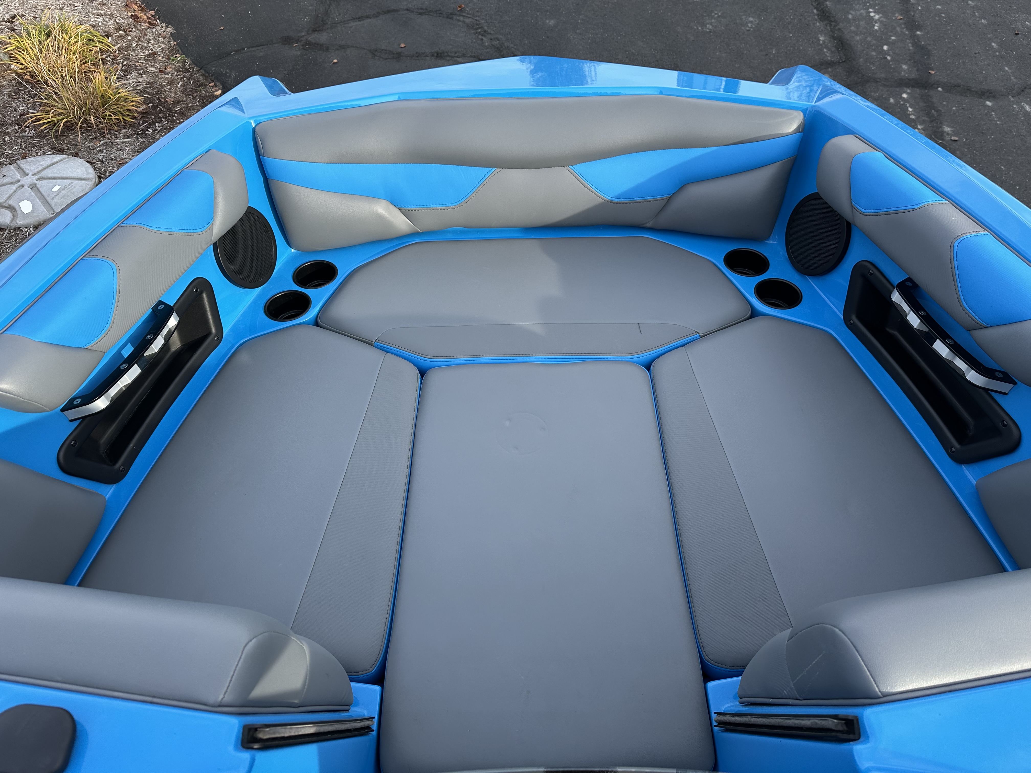 2020 Axis A20