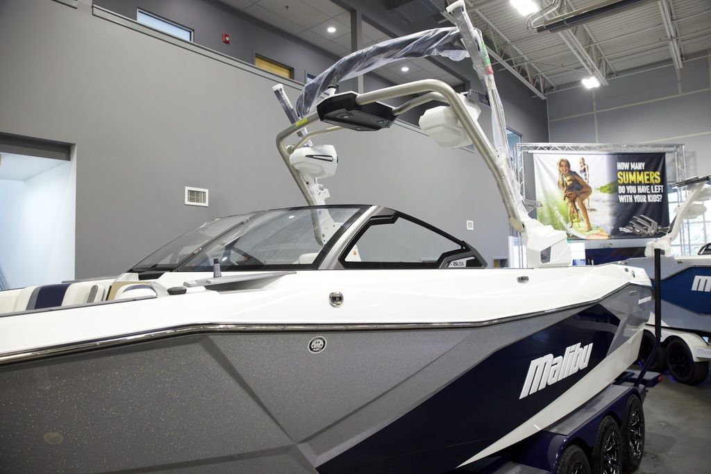 2025 Malibu Boats 26 LSV