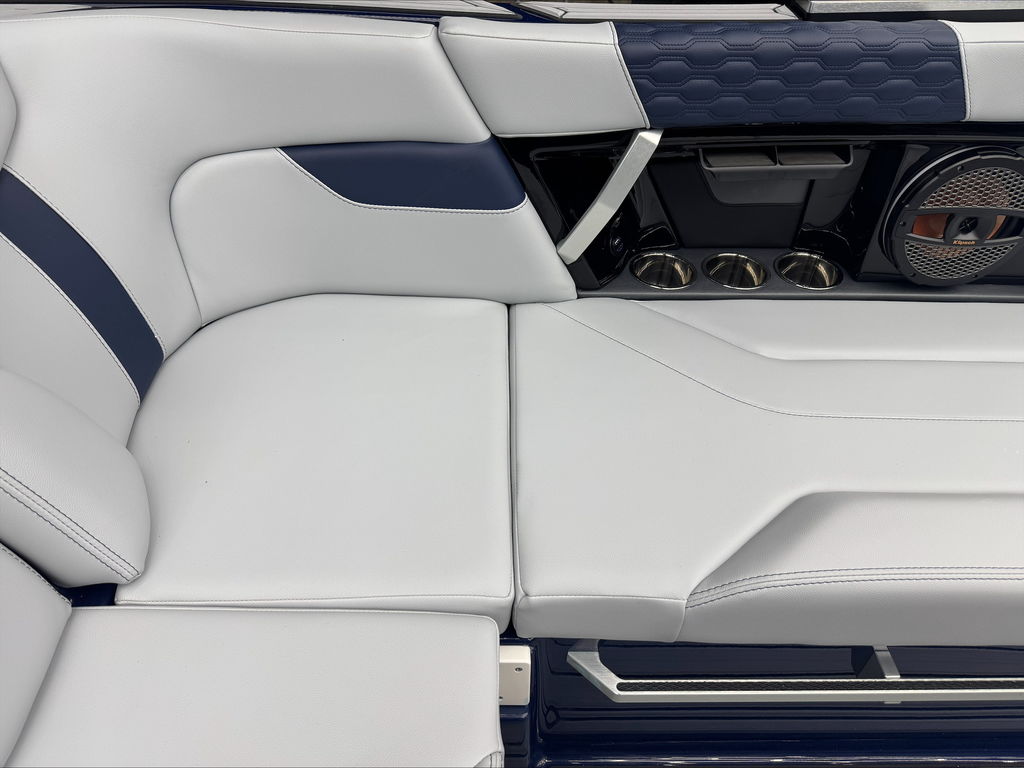 2025 MasterCraft XT22