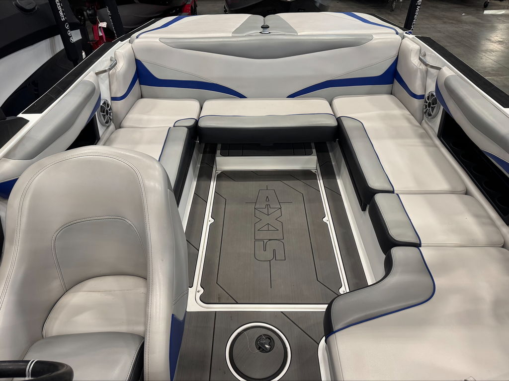 2018 Axis Wake Research T22 Icon