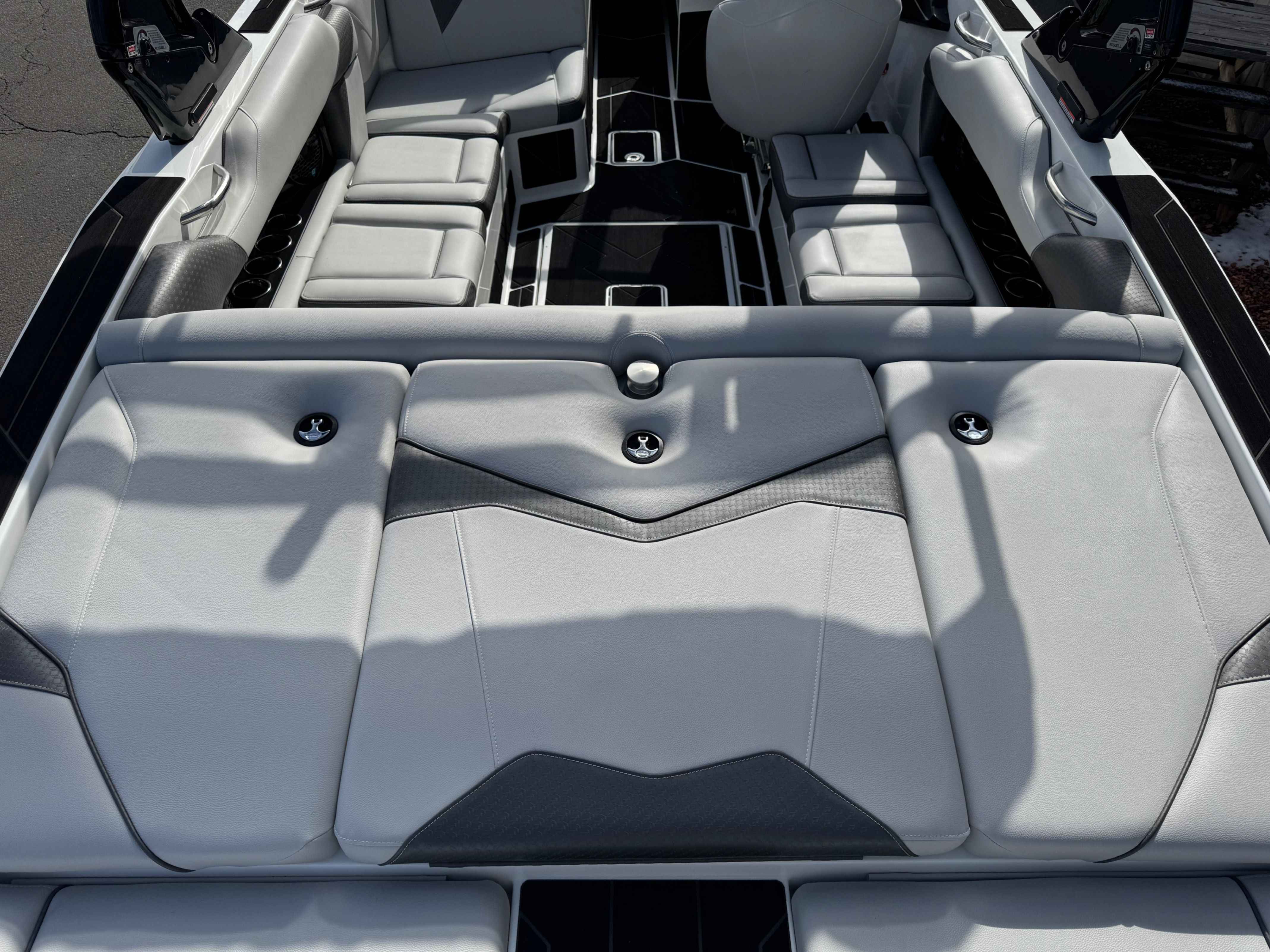 2025 Supreme S220