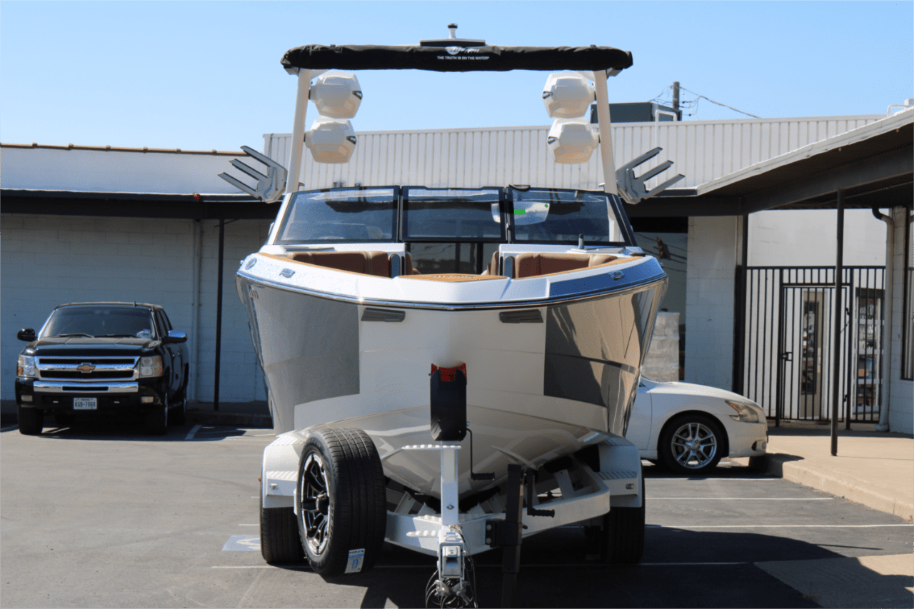 2025 Malibu 26 LSV