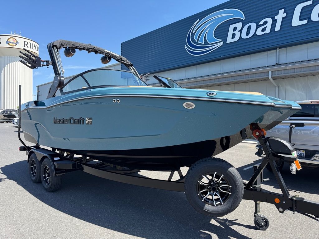 2025 MasterCraft XT22
