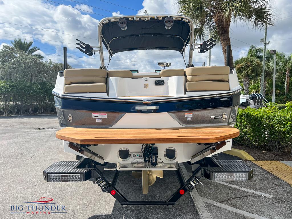 2023 Mastercraft XT24