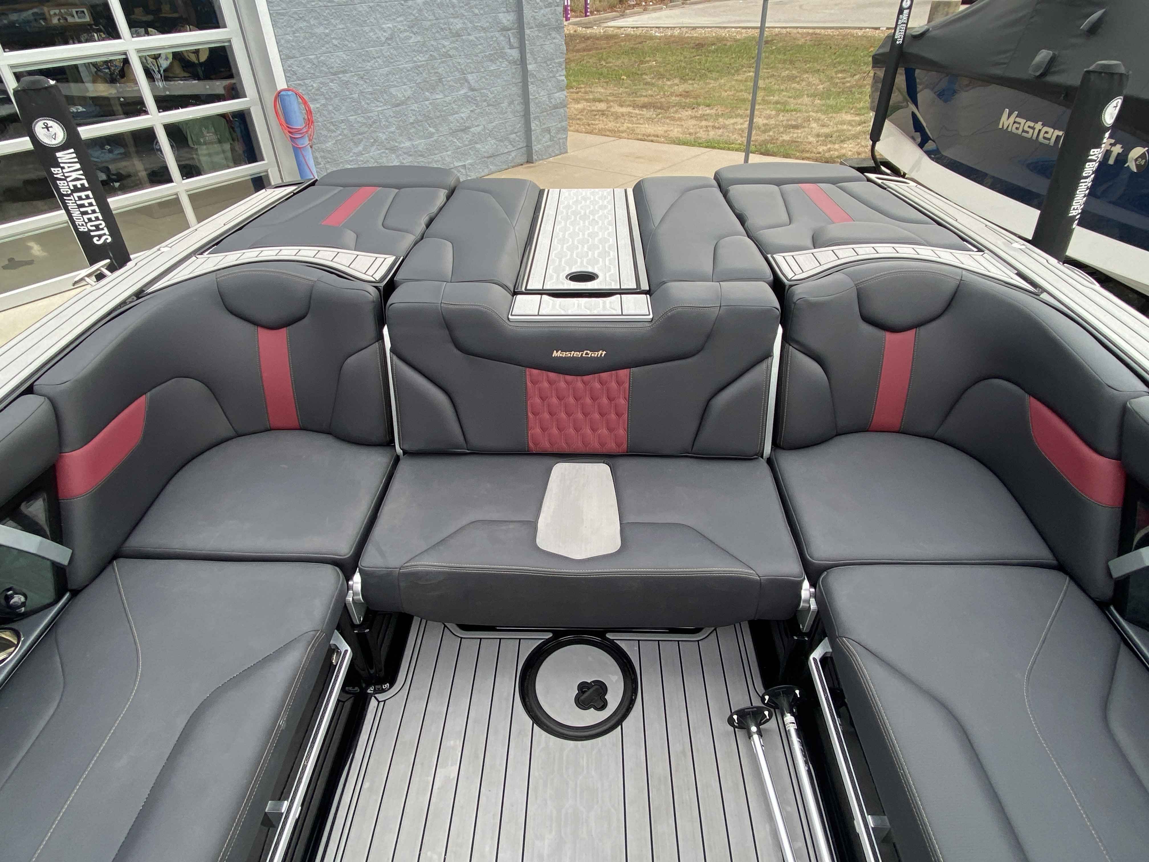 2022 MasterCraft XT24