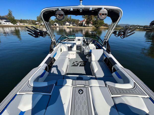 2024 MasterCraft XT24