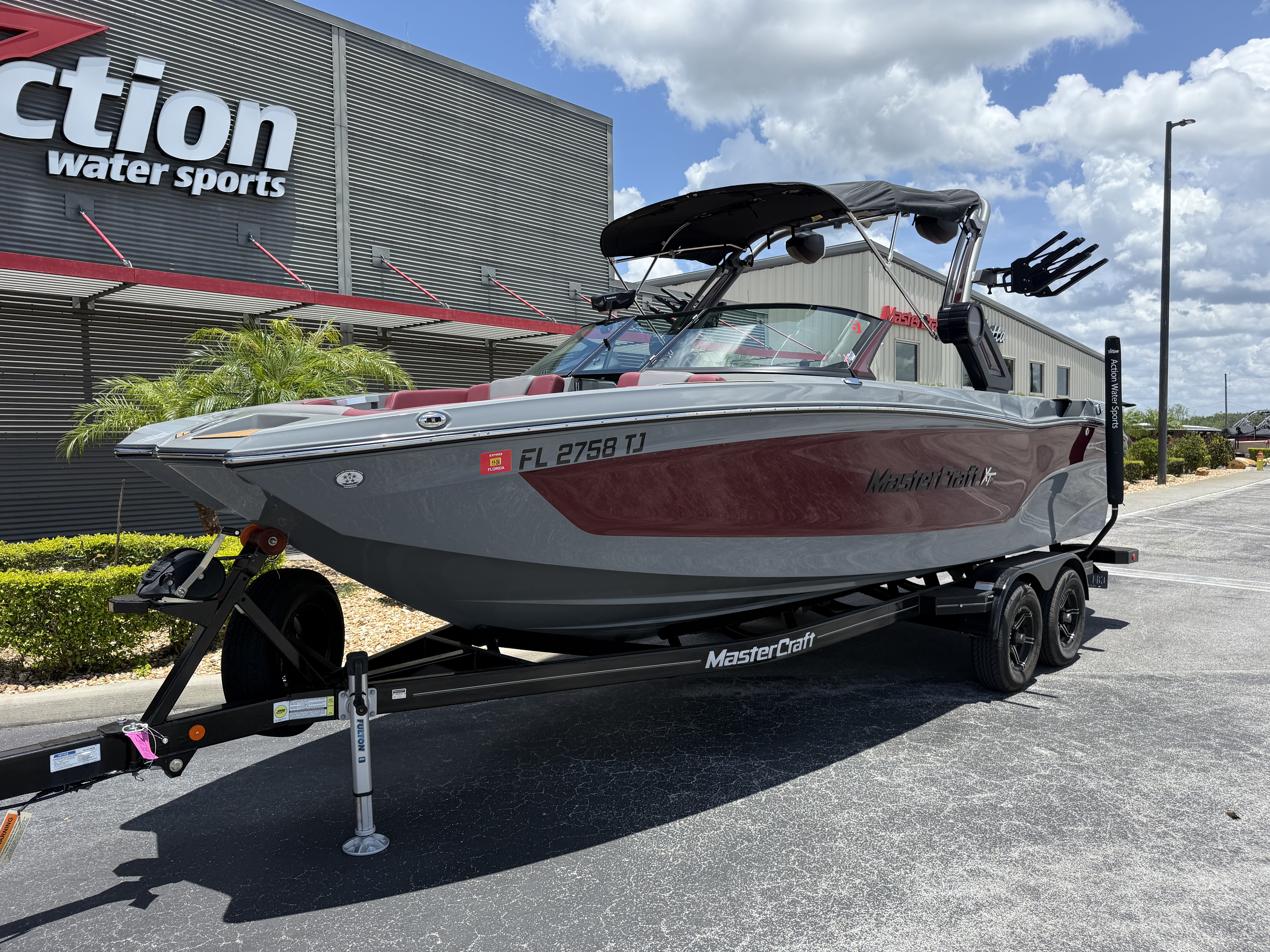 2022 MasterCraft XT24