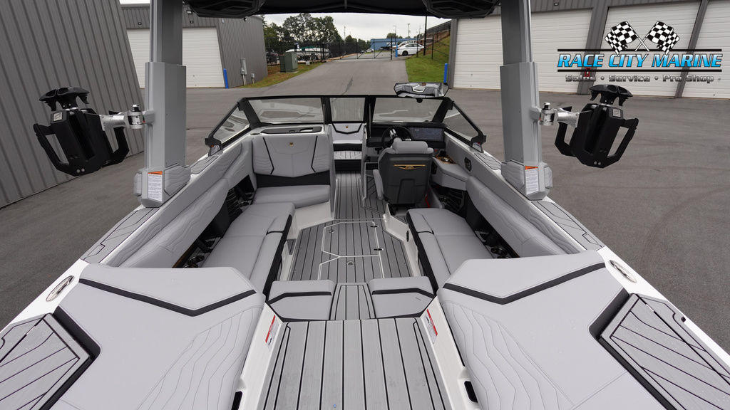 2025 Nautique G23