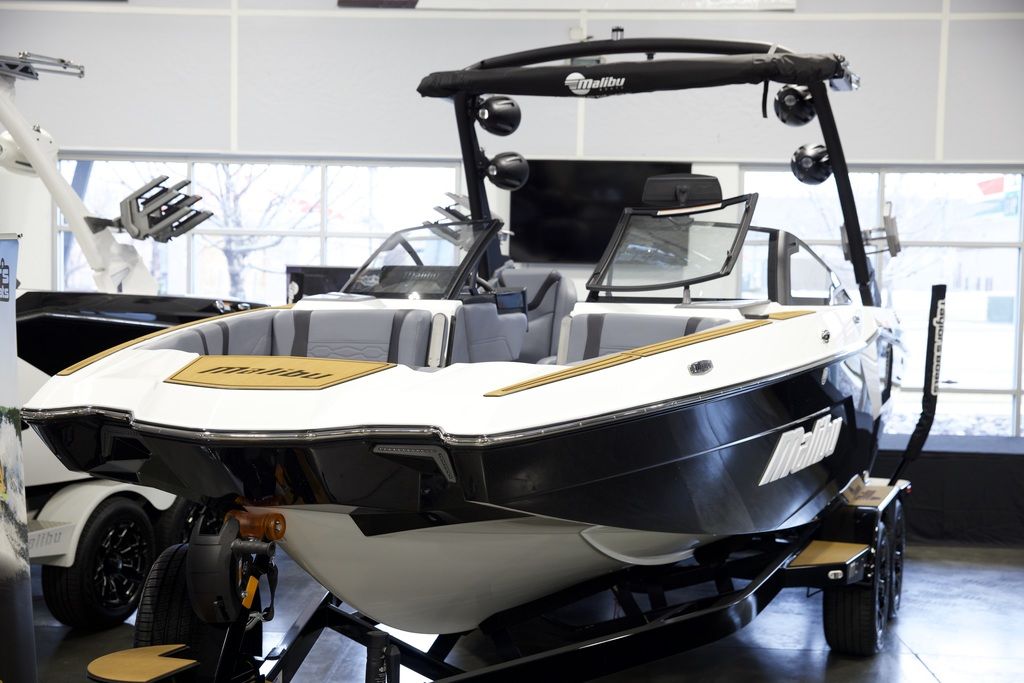 2025 Malibu Boats 23 MXZ