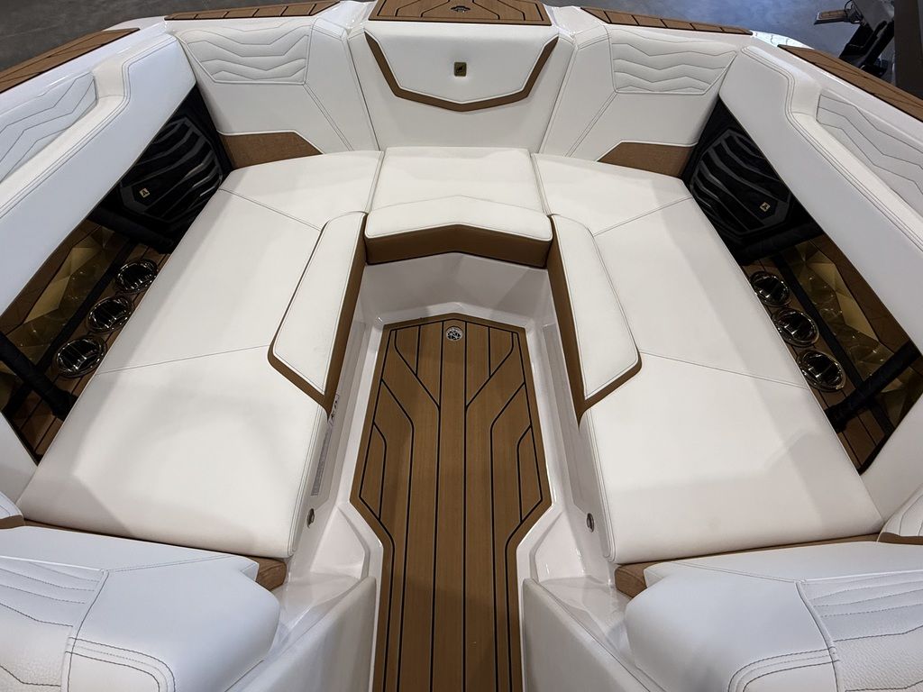2025 Nautique G23 Centennial Edition