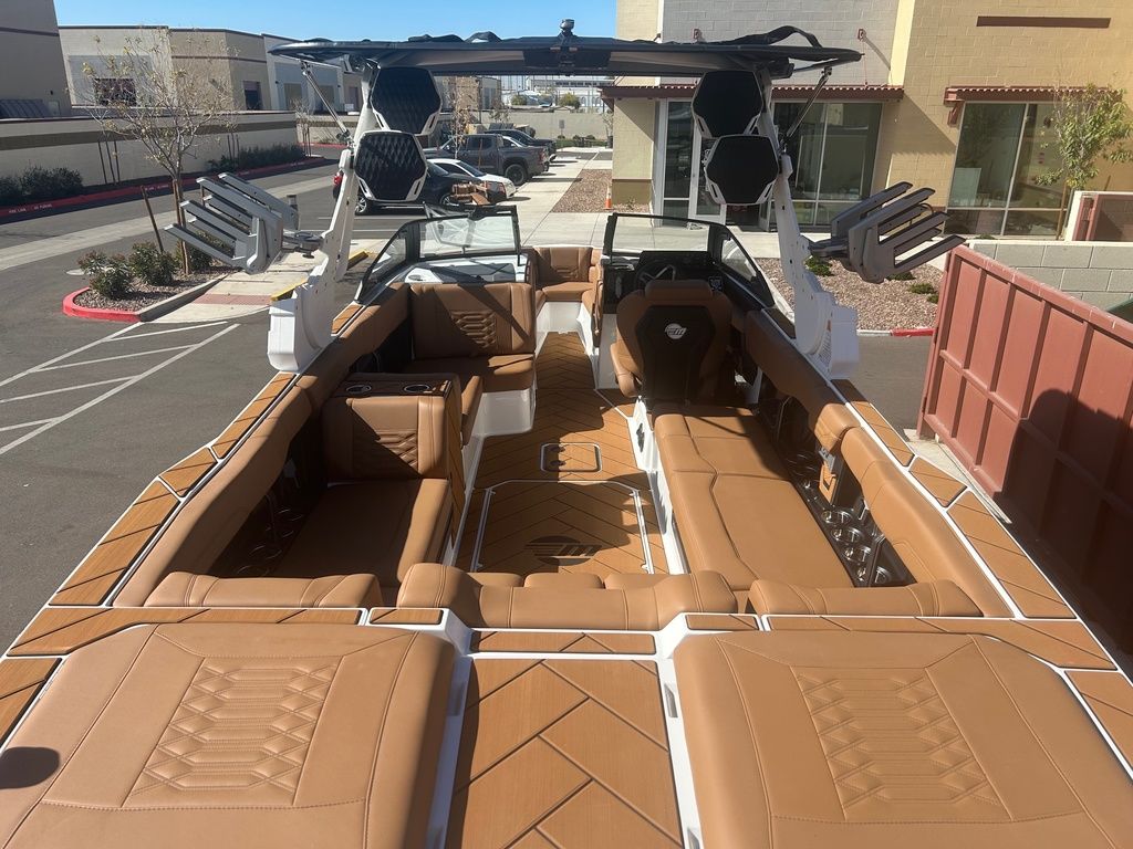 2025 Malibu Boats 26 LSV