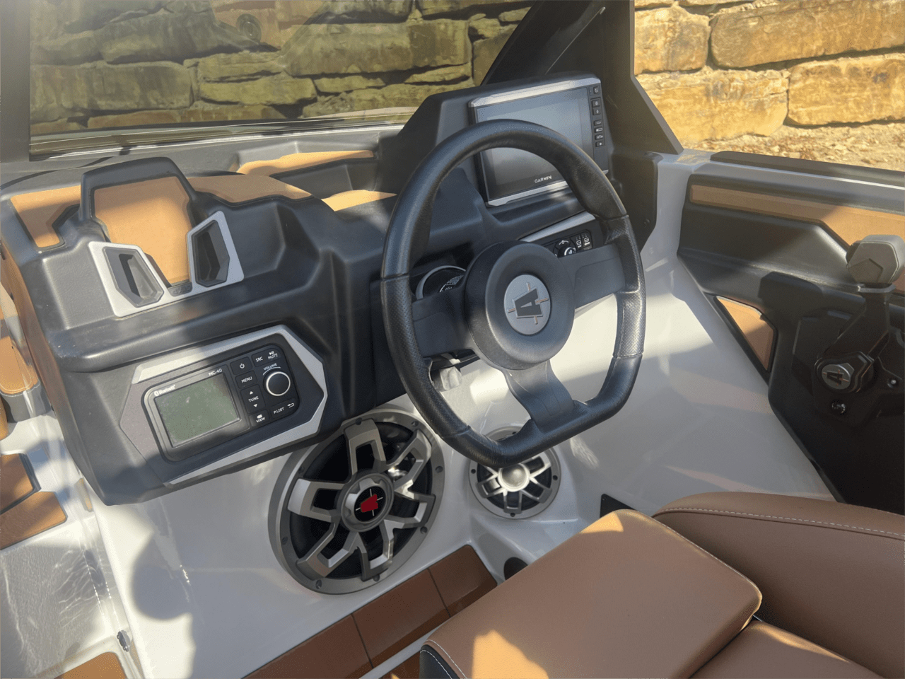 2023 Axis T250