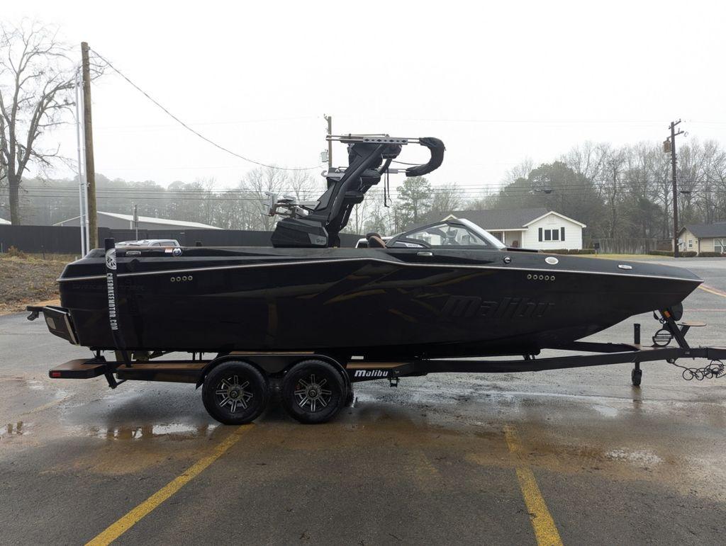 2025 Malibu 24 MXZ