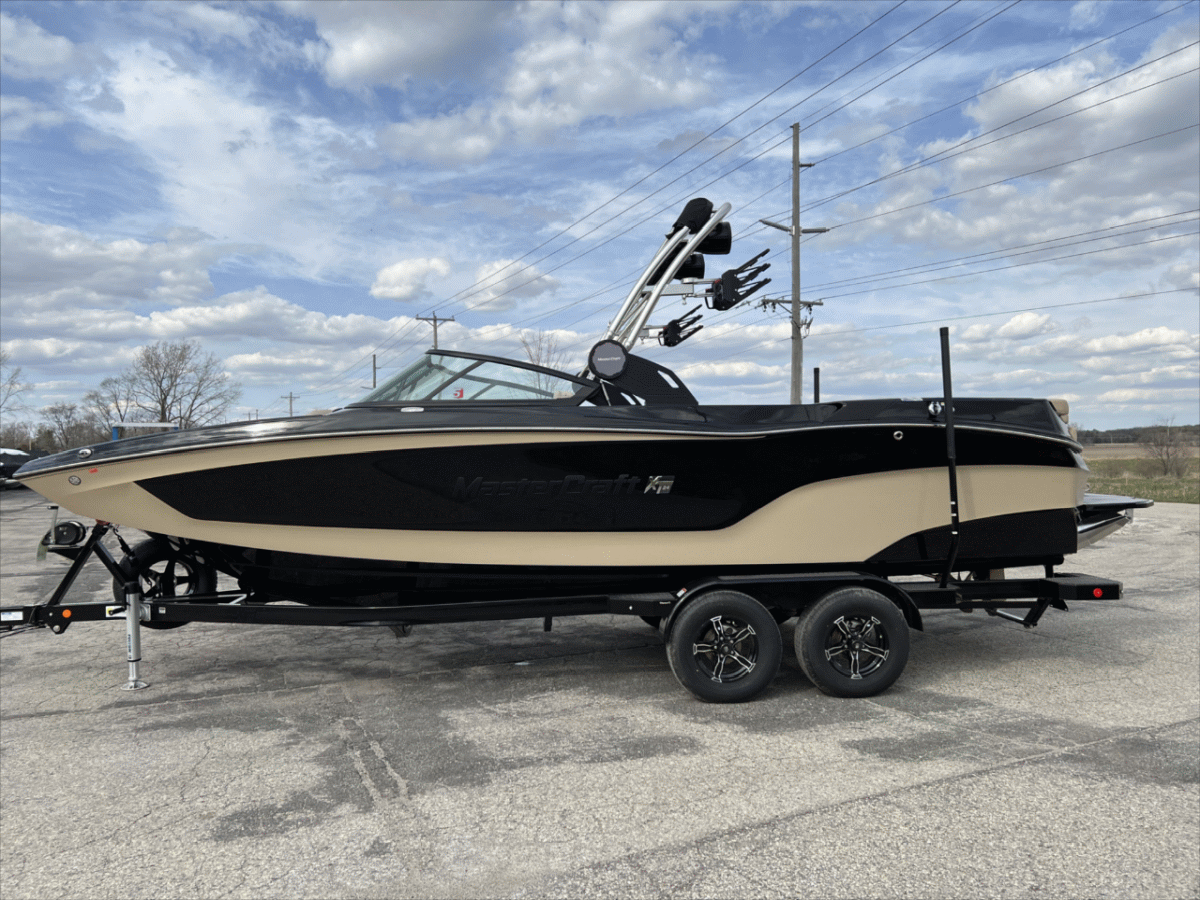 2023 MasterCraft XT-24 | 209097