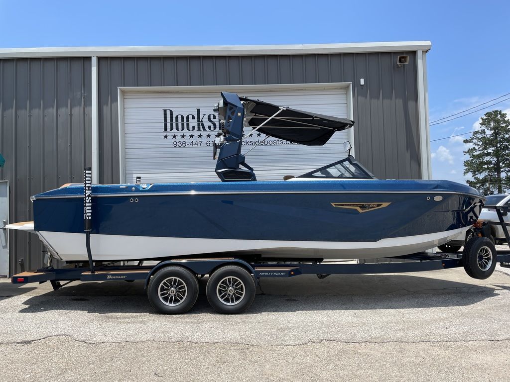 boat.Title