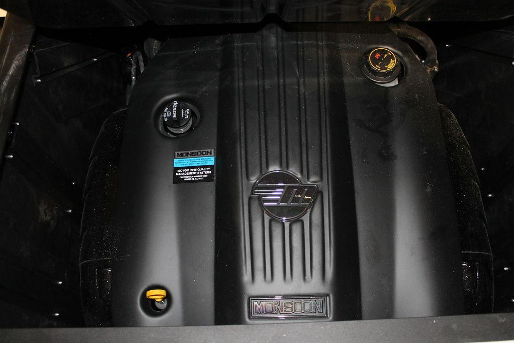 2025 Malibu 23 LSV