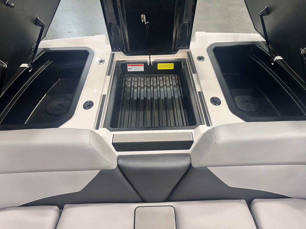 2021 MOOMBA Mojo