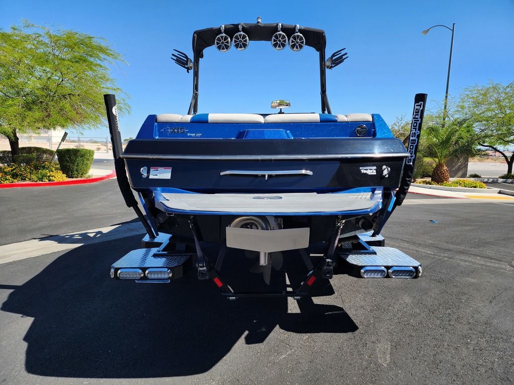 2016 Axis Wake Research A22 Icon