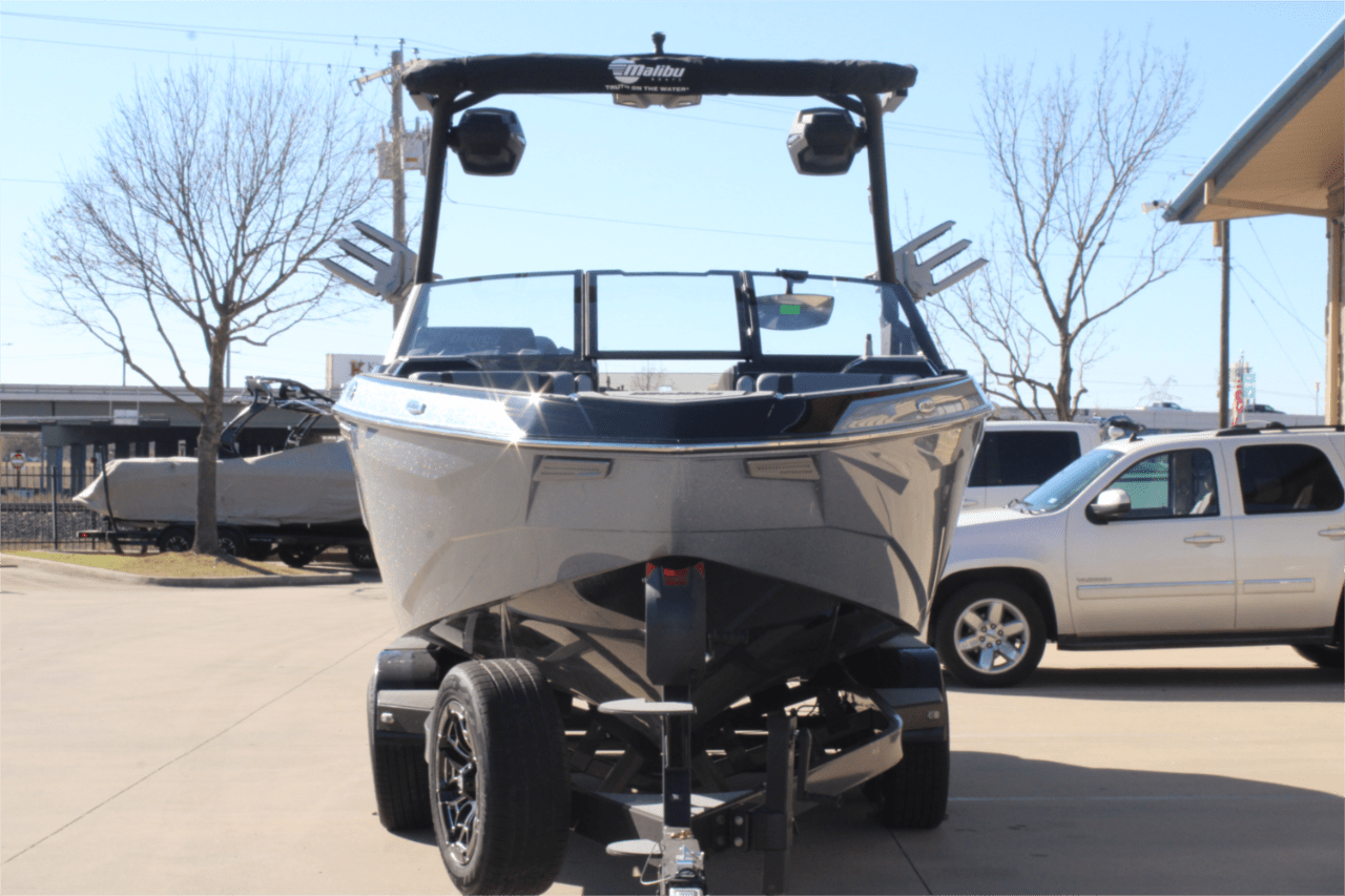 2025 Malibu 25 LSV