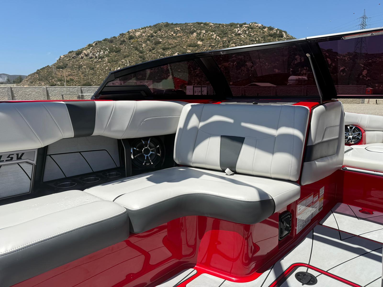 Malibu 23 LSV Wakesetter