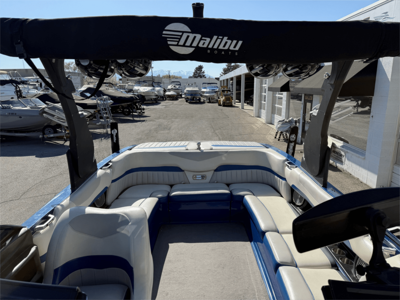 2015 Malibu Wakesetter 24 MXZ