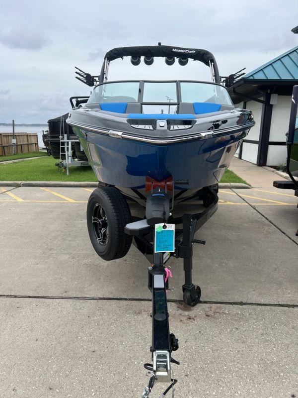 2024 MasterCraft XT23