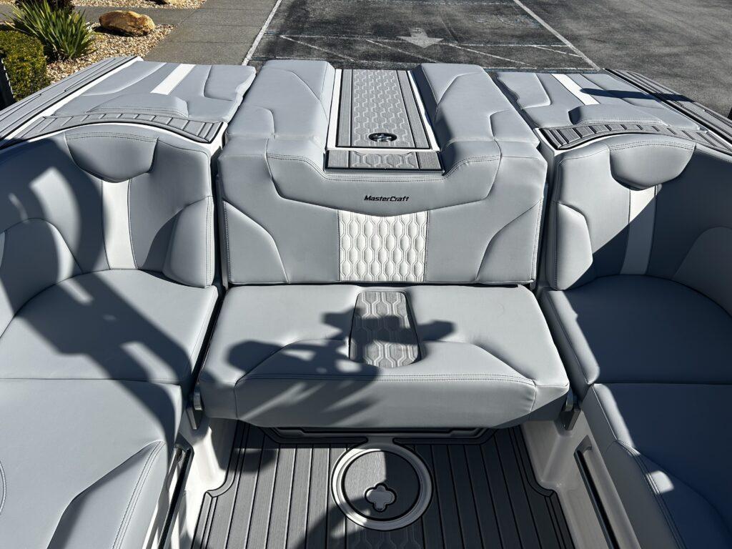 2024 MasterCraft XT22T