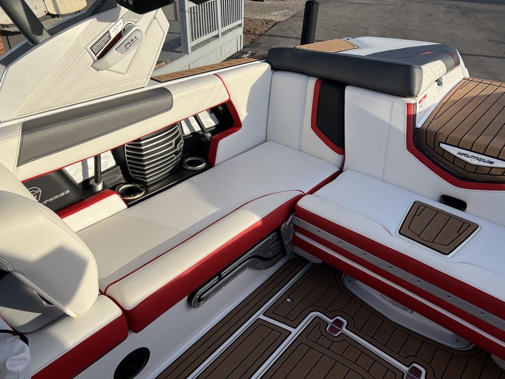 2018 Nautique G23