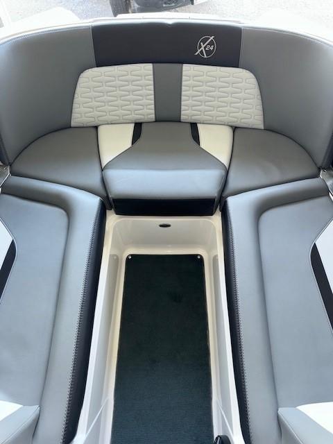 2021 MasterCraft X24