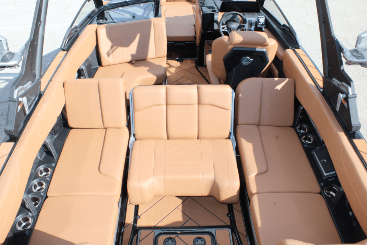 2025 Malibu 23 LSV