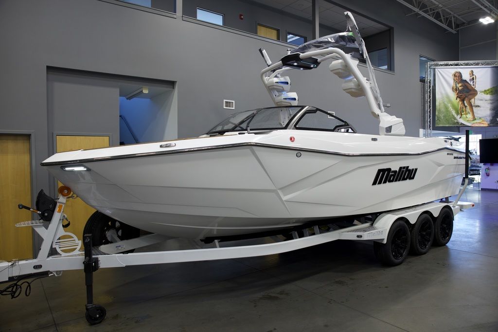 2025 Malibu Boats 26 LSV