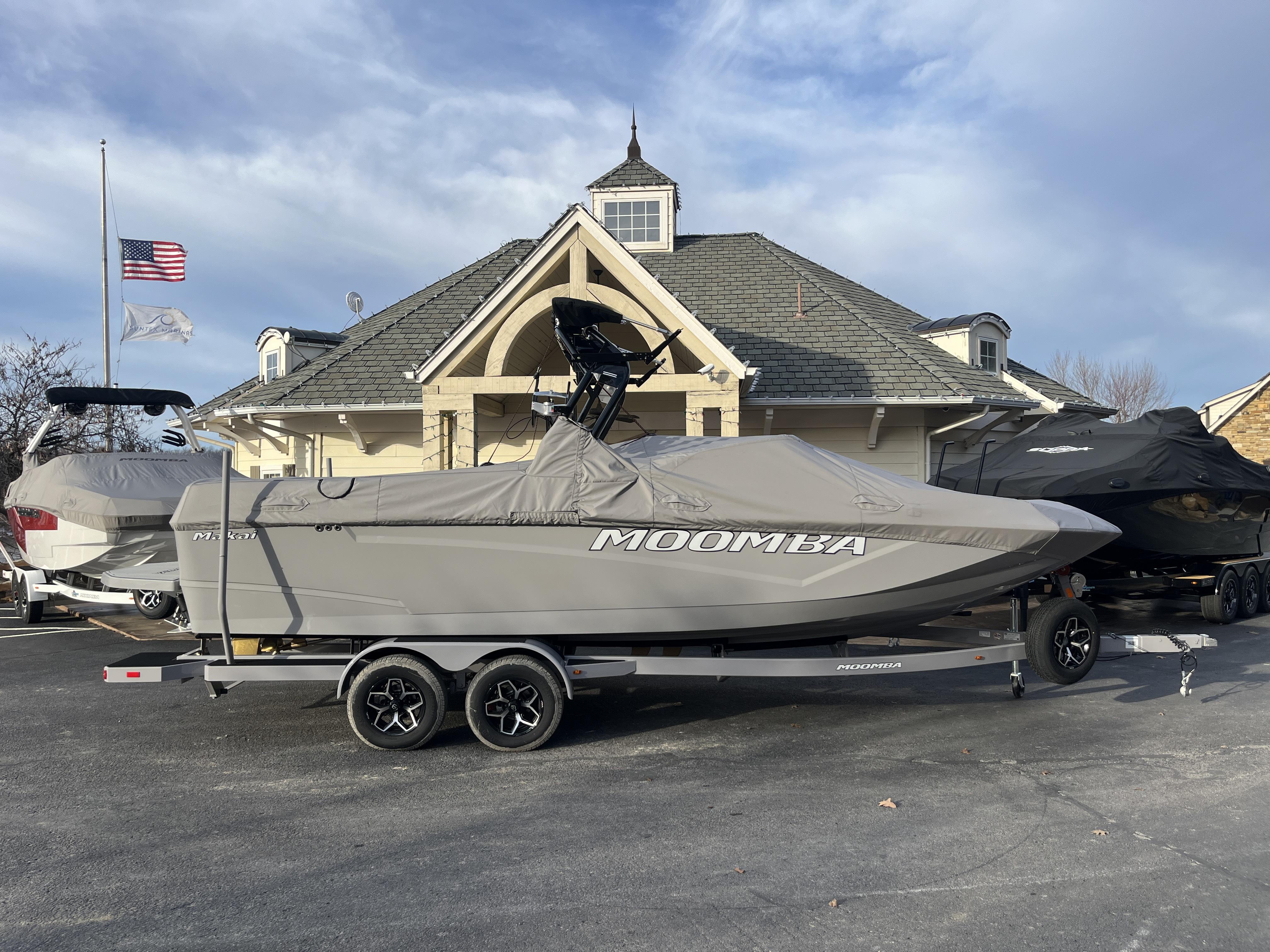 2025 MOOMBA Makai