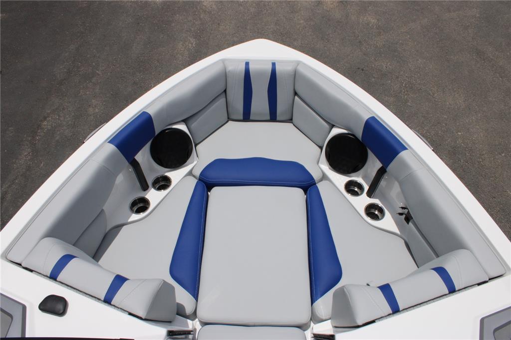 2023 Malibu 22 LSV