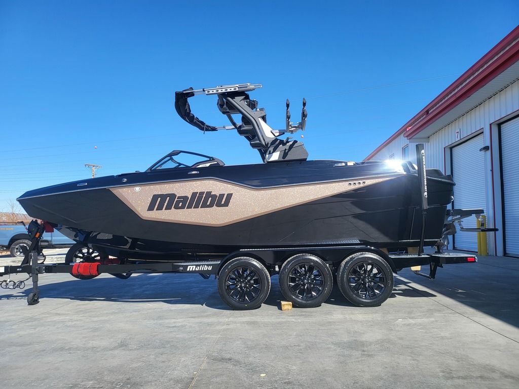 2025 Malibu Boats M230