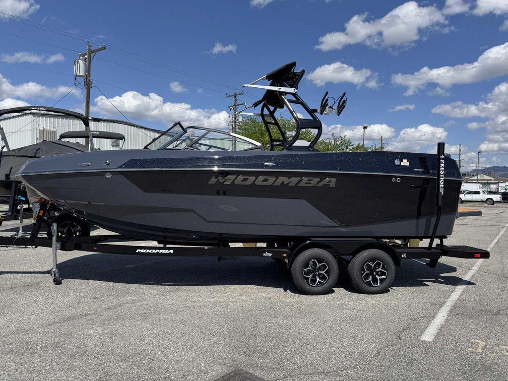 2025 MOOMBA Max