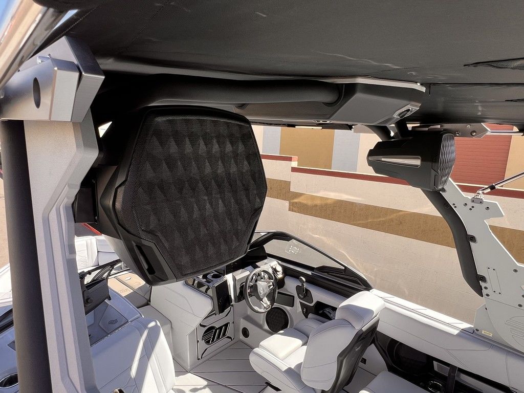 2025 Malibu Boats 23 LSV