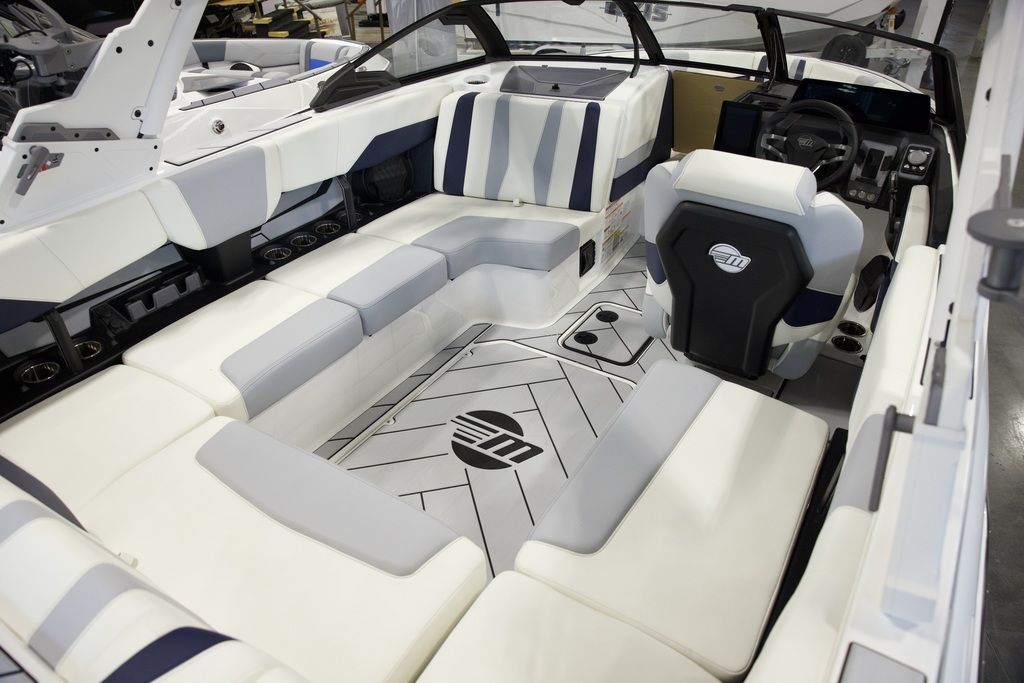 2025 Malibu Boats 22 LSV