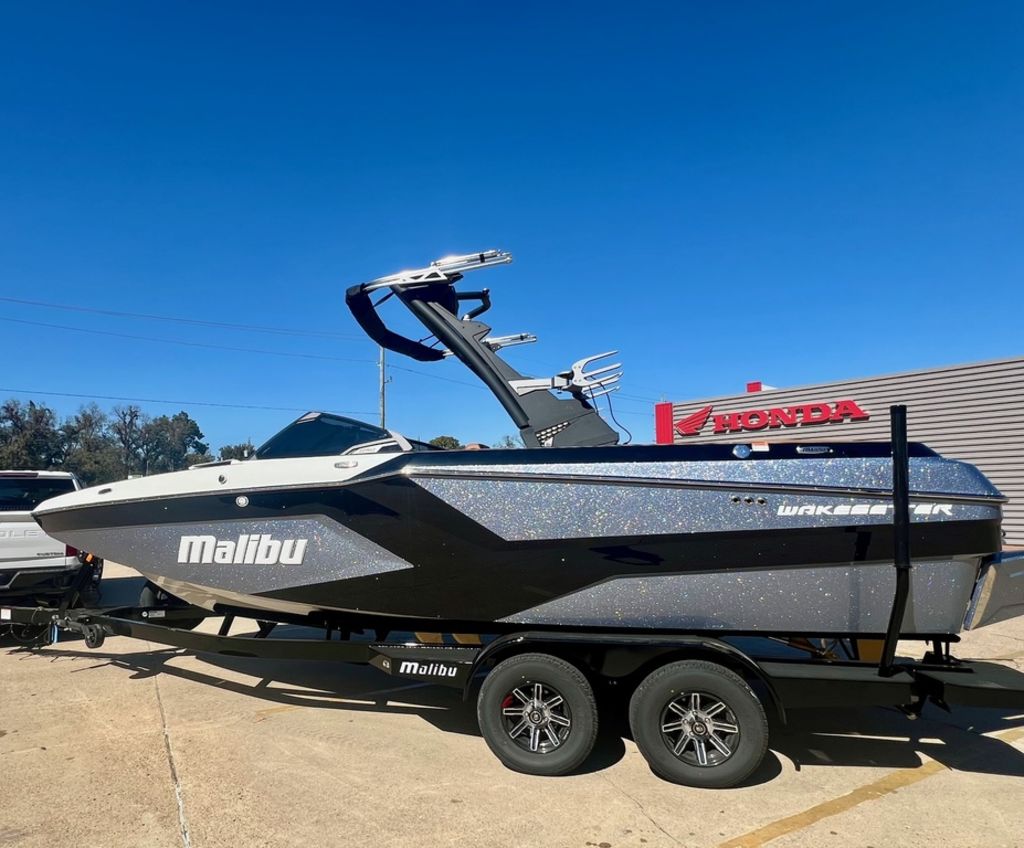 2025 Malibu Boats 22 MXZ
