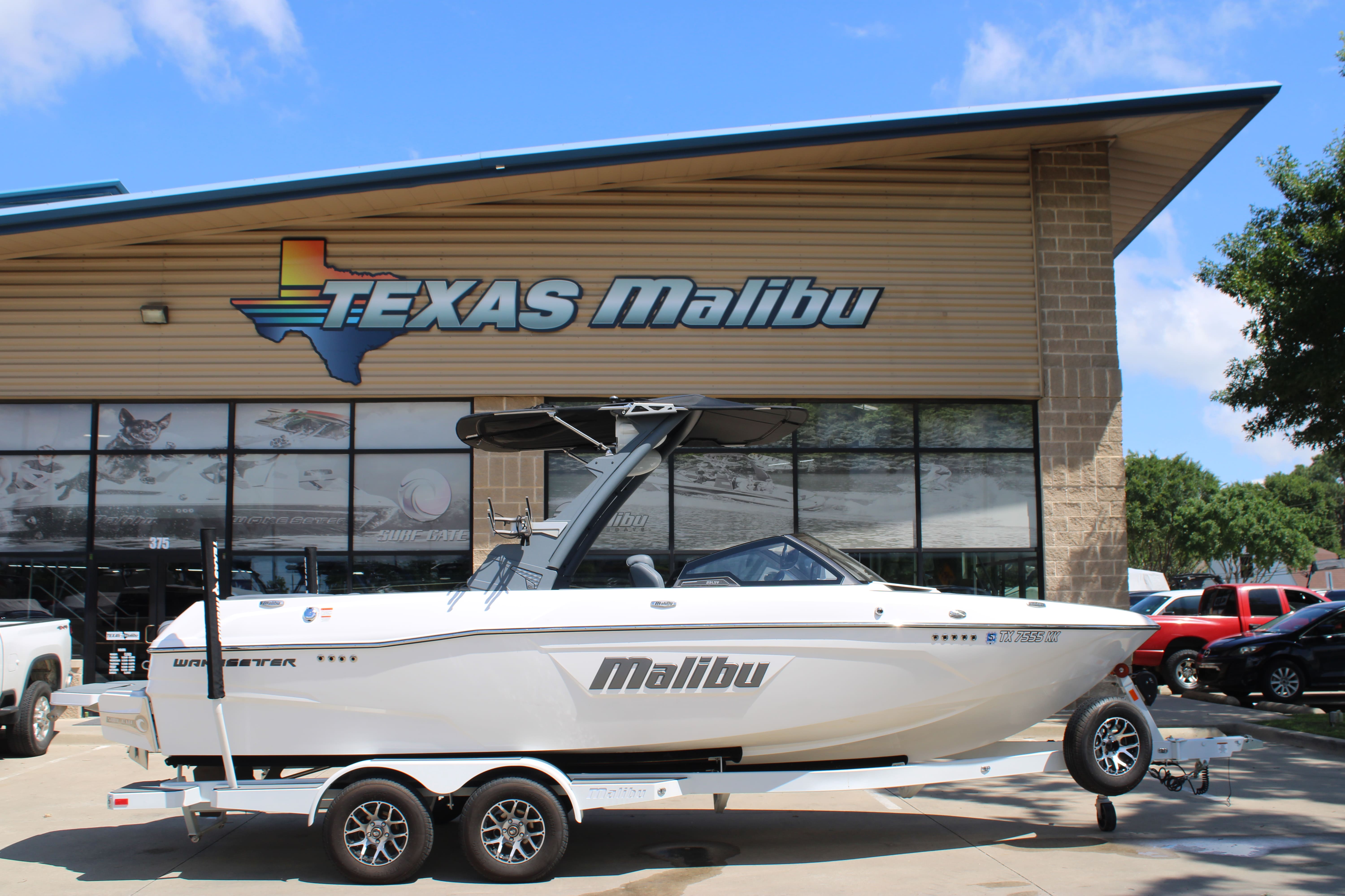 2022 Malibu 23 LSV