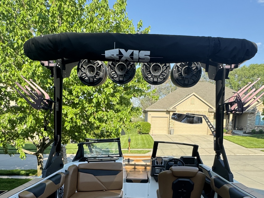 Super Clean Loaded Wakesurf/board boat