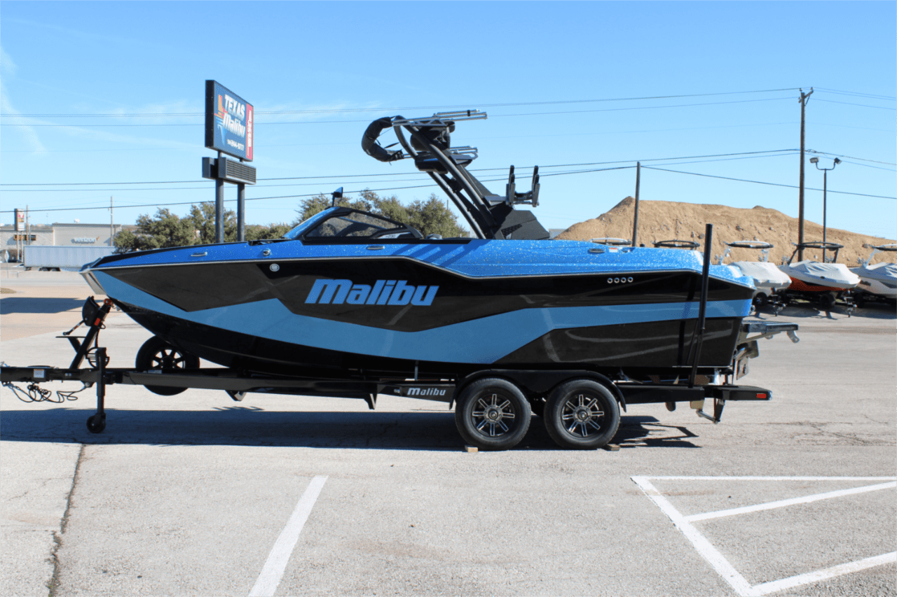 2025 Malibu M230