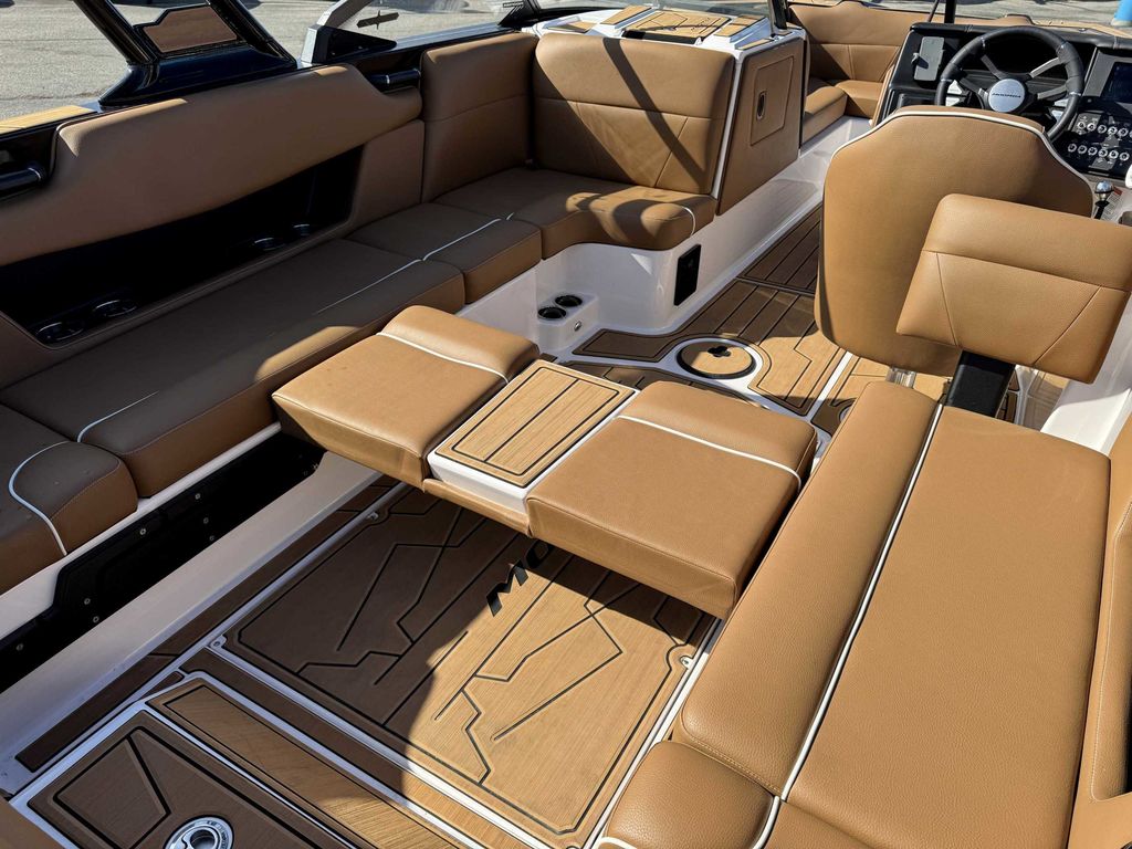 2024 MOOMBA Max