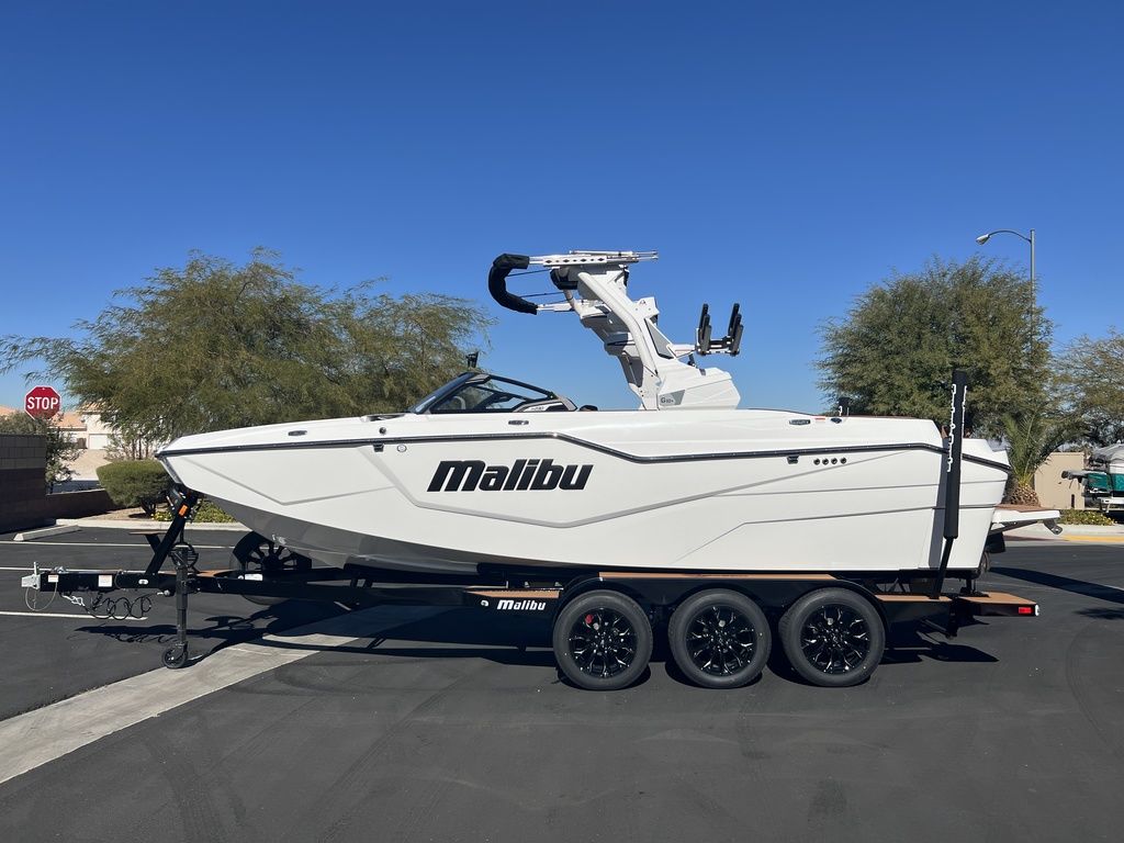 2025 Malibu Boats M230