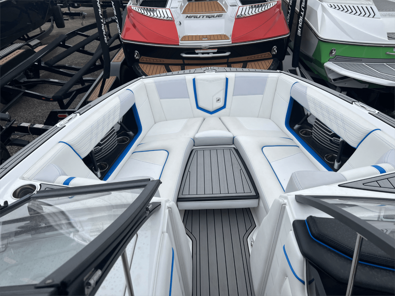 2018 Nautique G23 — Head Turner!